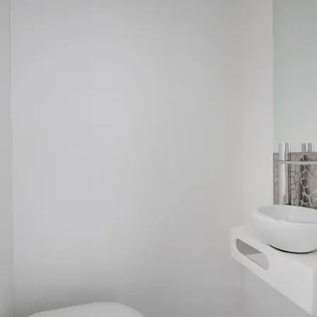 Bnbnook - Stylish 2br - Pompidou & De