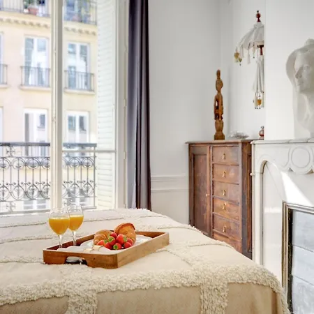 Bnbnook - Stylish 2br - Pompidou & De Apartman